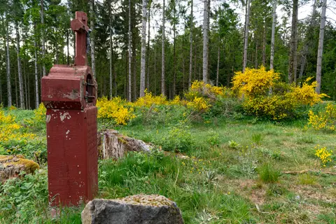 Bildstock: "Wanderer! Das Kreuz sei deine Stütze..."