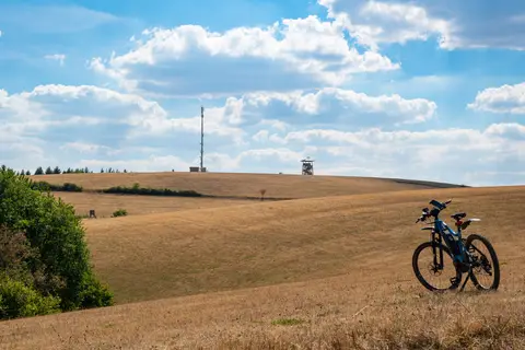 Vor der Anhöhe zum "Landesblick Meerfelder Maar"