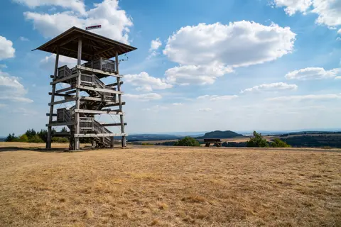 "Landesblick Meerfelder Maar", Mosenberg in der Ferne