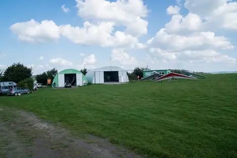 Auf dem Sportflugplatz bei Hinterweiler